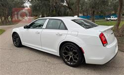 کرایسلەر 300